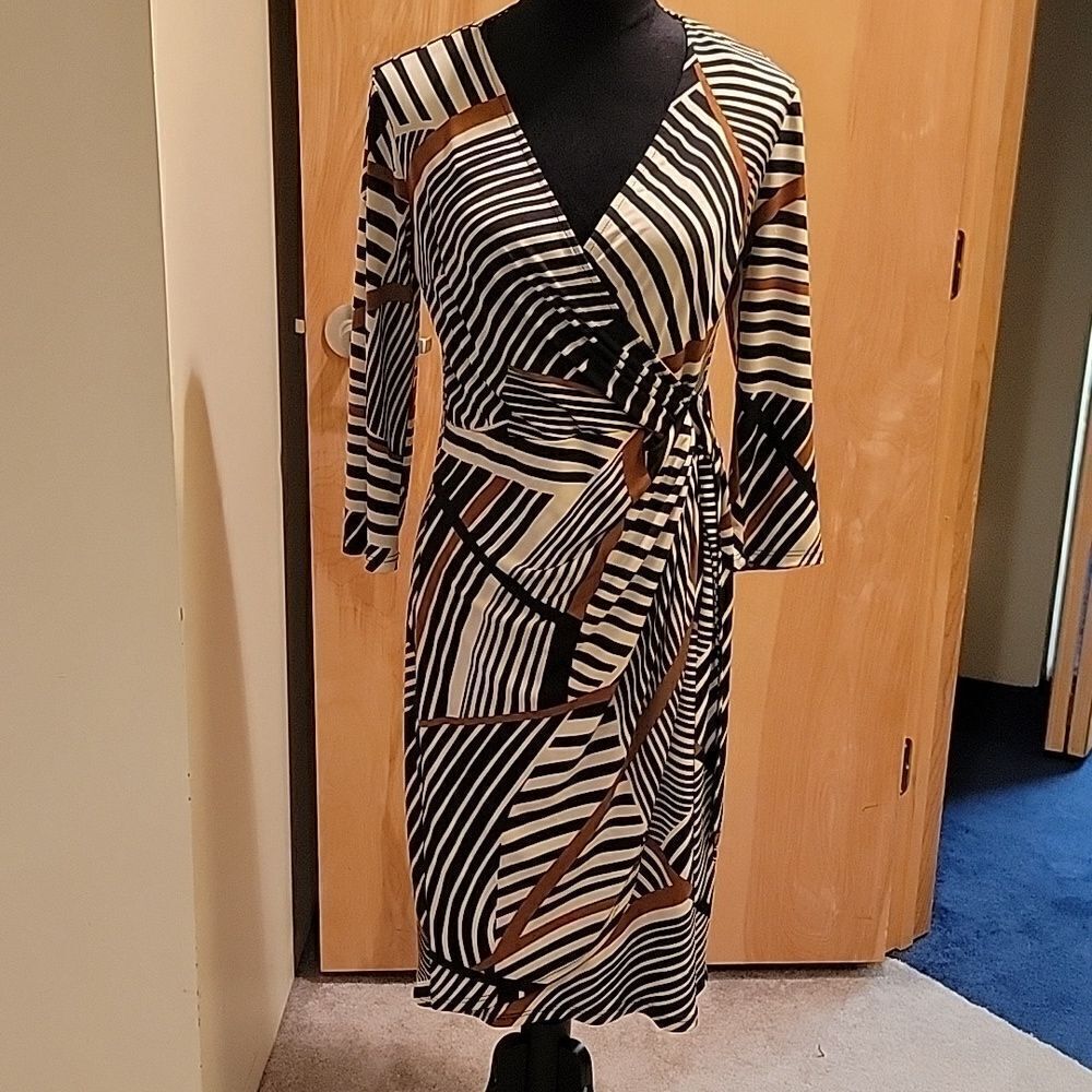 Frank Lyman print faux wrap dress sz 8